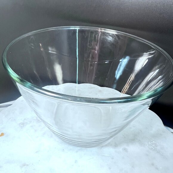 Vintage Clear Art Glass Bowl Fruit Salad Serving Minimalist MCM Grannycore - Picture 3 of 5